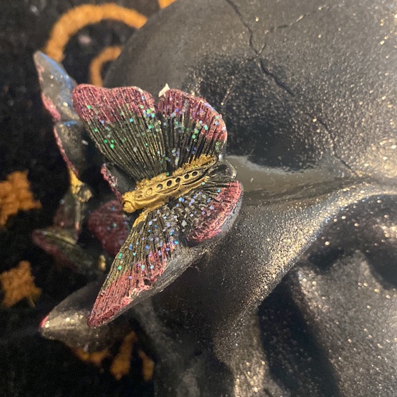 NWT HALLOWEEN Goth Glitter Skull w/ Butterflies - Picture 3 of 5